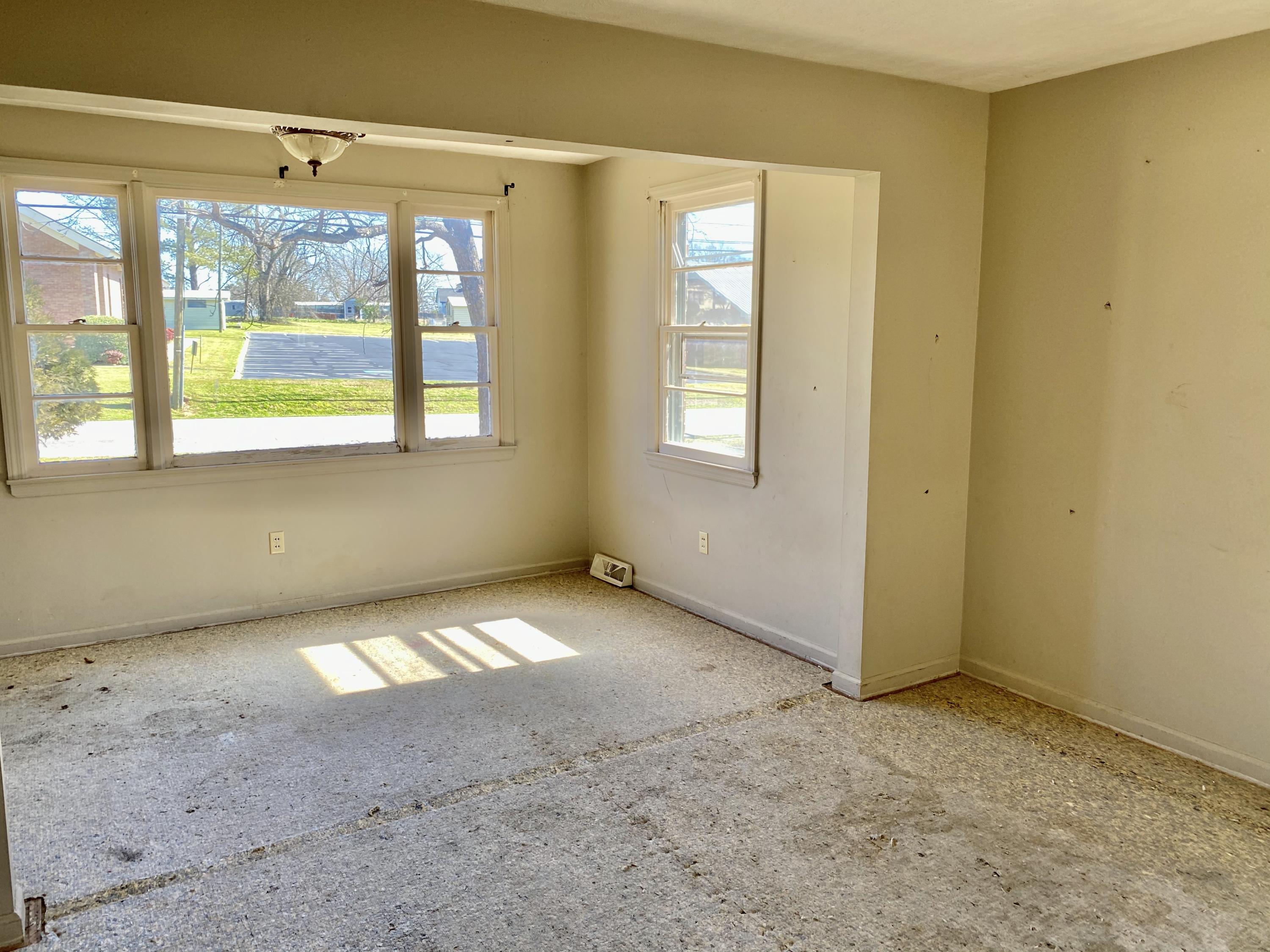 188 Airport Road Rockingham, NC 28379 - Photo 2 of 7 IMG_0998