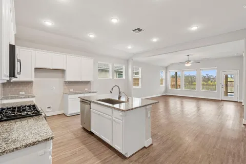 $439,000 | 3065 Nister, New Braunfels, TX 78130