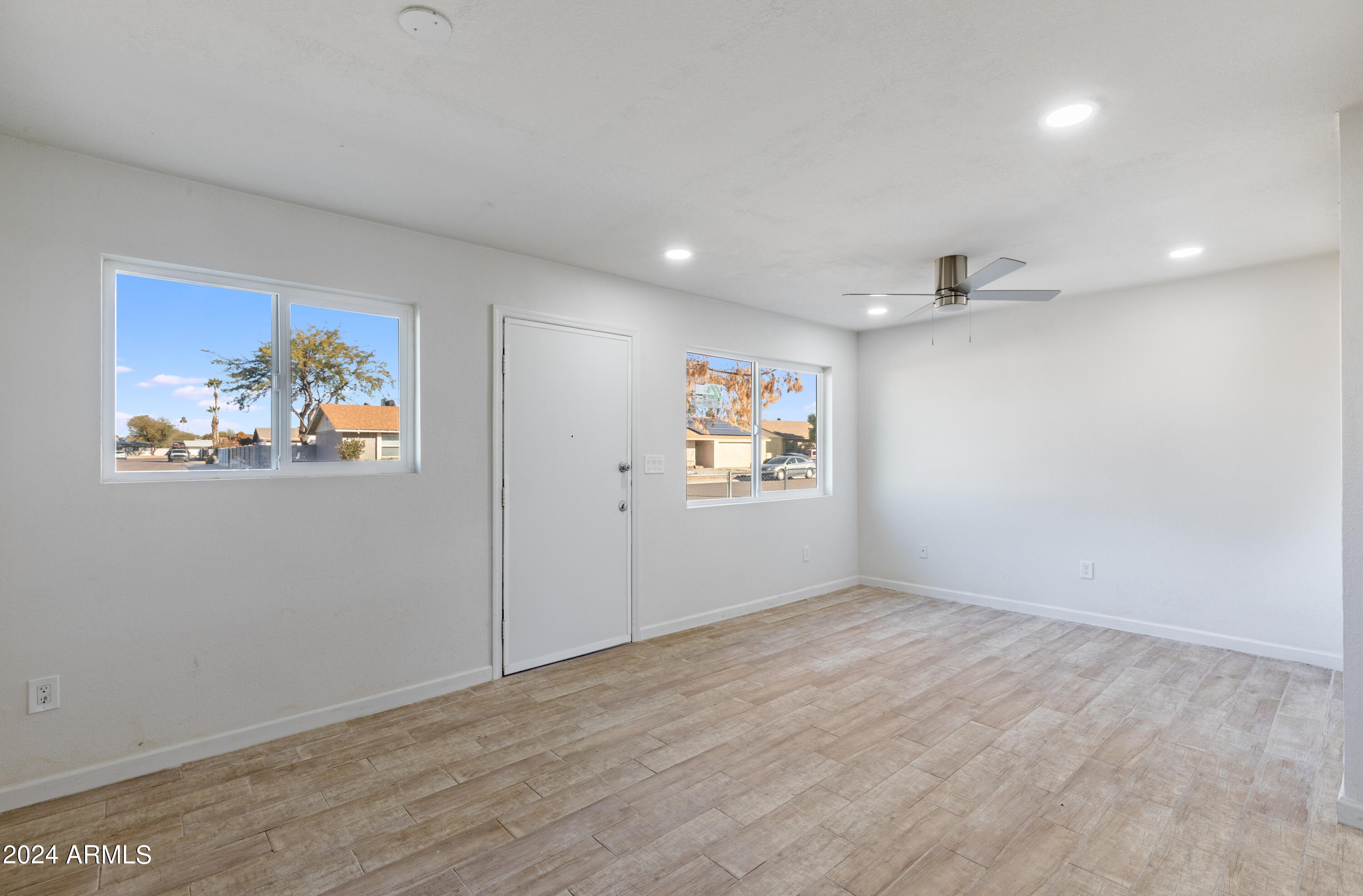 5929 West Nancy Road Glendale, AZ 85306 - Photo 6 of 28 5929 W Nancy-2