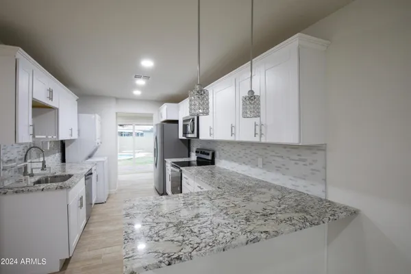 $2,100 | 5929 West Nancy Road, Glendale, AZ 85306