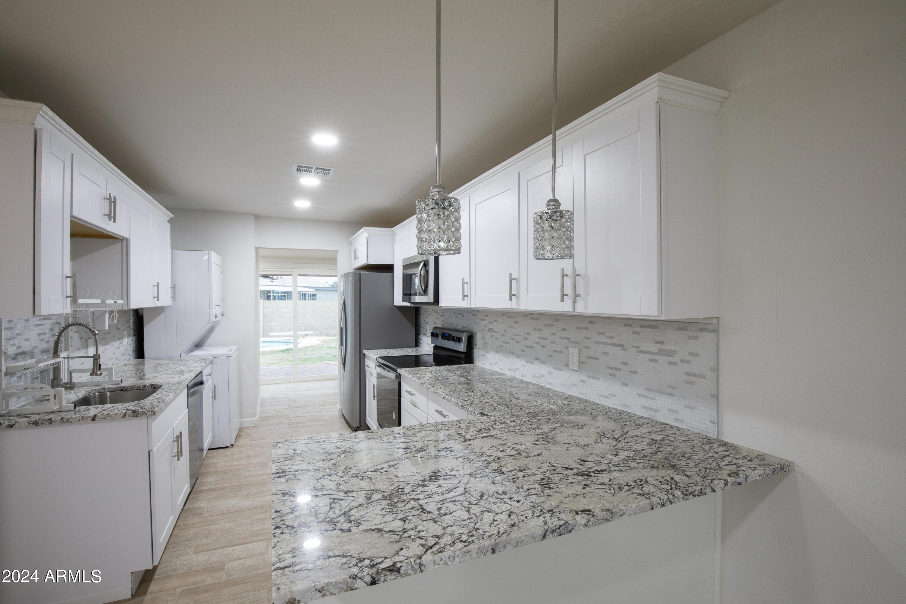 5929 West Nancy Road Glendale, AZ 85306 - Photo 9 of 28 5929 W Nancy-5