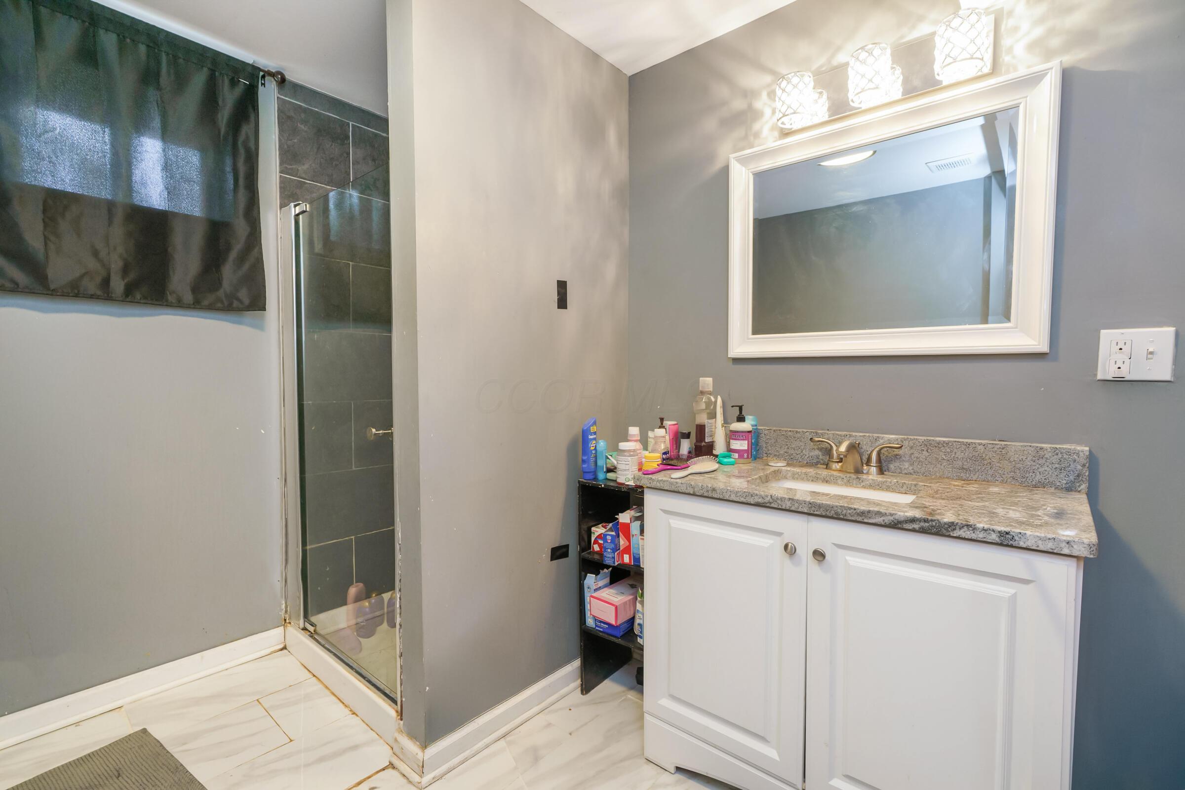 3755 Lynward Road Columbus, OH 43228 - Photo 23 of 25 3755 Lynward Rd-27