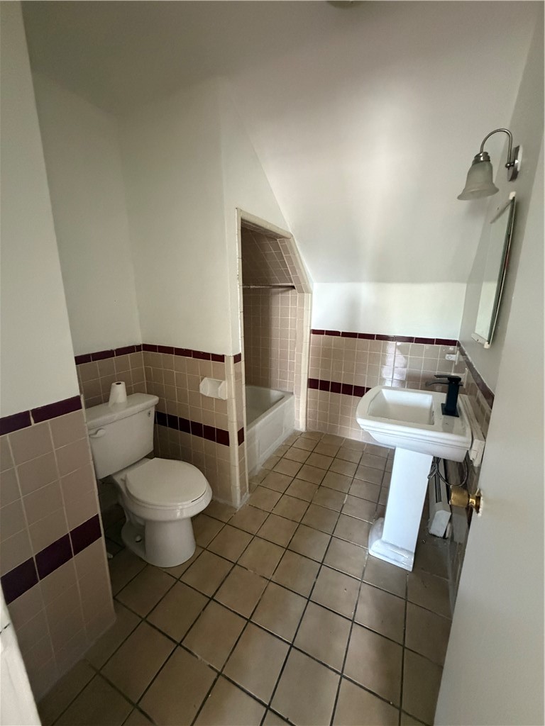 718 Mineral Spring Avenue Pawtucket, RI 02860 - Photo 8 of 16
