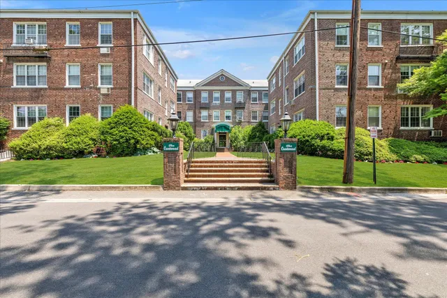 $470,000 | 1 Meadow Drive, Unit 3K, Woodmere, NY 11598