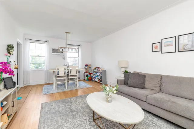 $470,000 | 1 Meadow Drive, Unit 3K, Woodmere, NY 11598