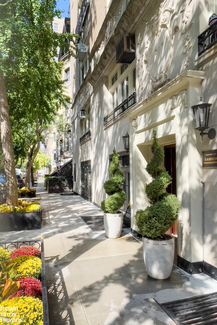 317 West 89th Street, Unit 9E Manhattan, NY 10024 - Photo 13 of 23