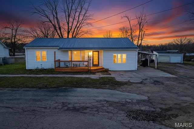 $150,000 | 202 West Mulberry Street, Huntsville, MO 65259