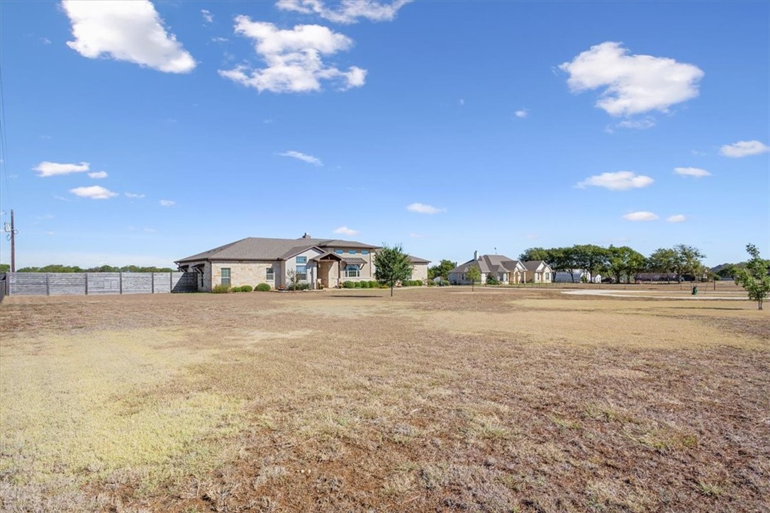 628 Wildflower McGregor, TX 76657 - Photo 4 of 58