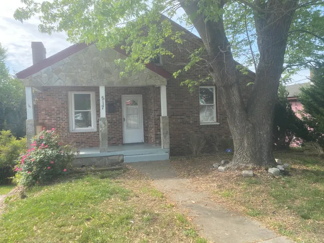 $1,263 | 517 3rd Avenue, Danville, VA 24540