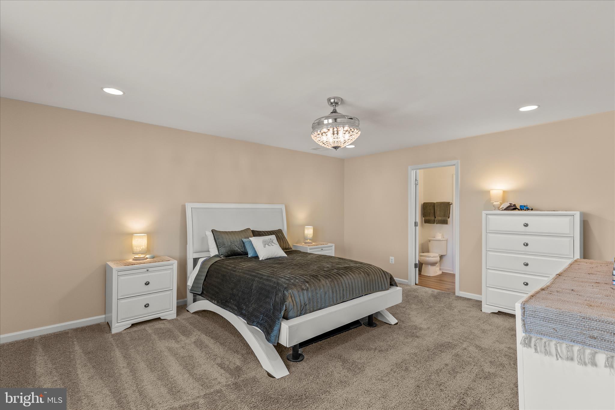 18 Chesterfield Road New Oxford, PA 17350 - Photo 15 of 42