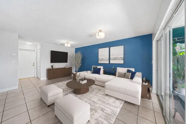 $899,999 | 11018 Northwest 47th Terrace, Doral, FL 33178