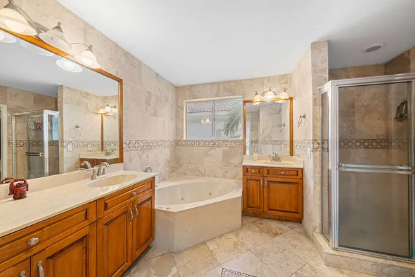 $899,999 | 11018 Northwest 47th Terrace, Doral, FL 33178