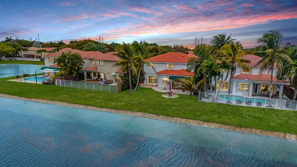 $899,999 | 11018 Northwest 47th Terrace, Doral, FL 33178