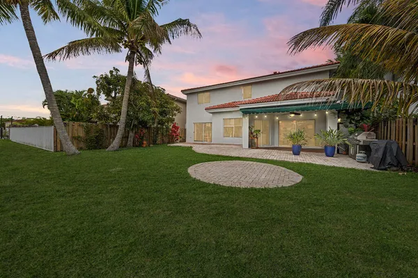 $899,999 | 11018 Northwest 47th Terrace, Doral, FL 33178