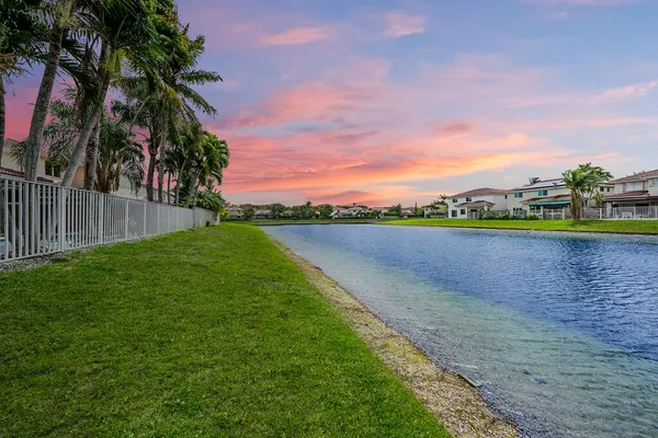 $899,999 | 11018 Northwest 47th Terrace, Doral, FL 33178