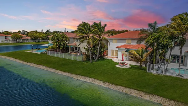 $899,999 | 11018 Northwest 47th Terrace, Doral, FL 33178