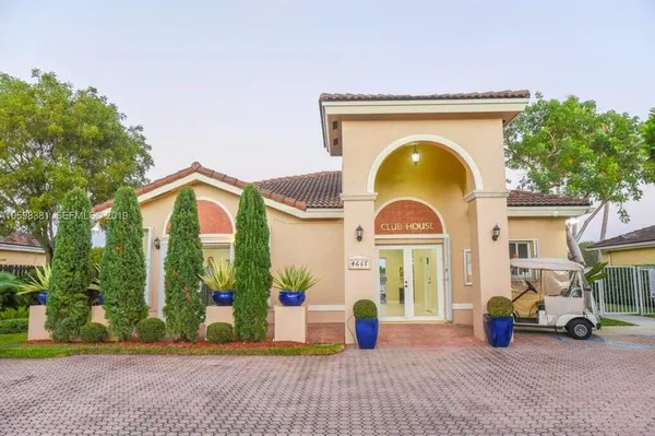 $899,999 | 11018 Northwest 47th Terrace, Doral, FL 33178