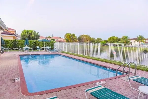 $899,999 | 11018 Northwest 47th Terrace, Doral, FL 33178
