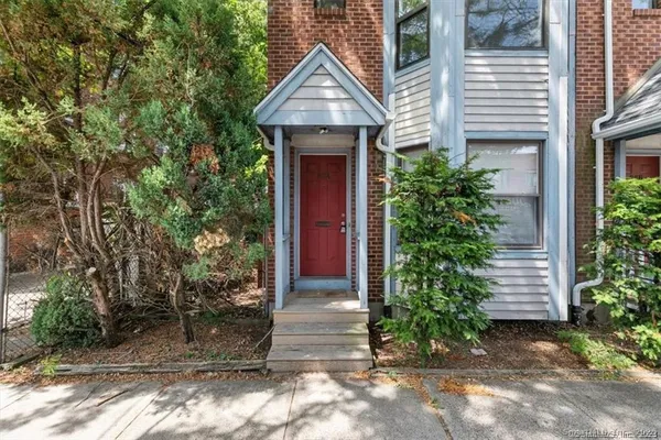 $2,400 | 86 Howe Street, Unit A, New Haven, CT 06511