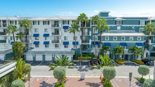 $3,400 | 250 Northeast 3rd Avenue, Unit 1207, Delray Beach, FL 33444