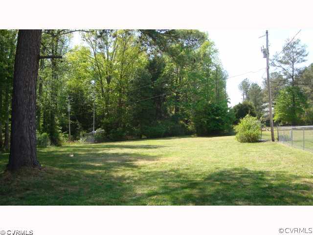 15312 Saddlebrook Road Chesterfield, VA 23838 - Photo 5 of 8 a view of an outdoor space and a yard