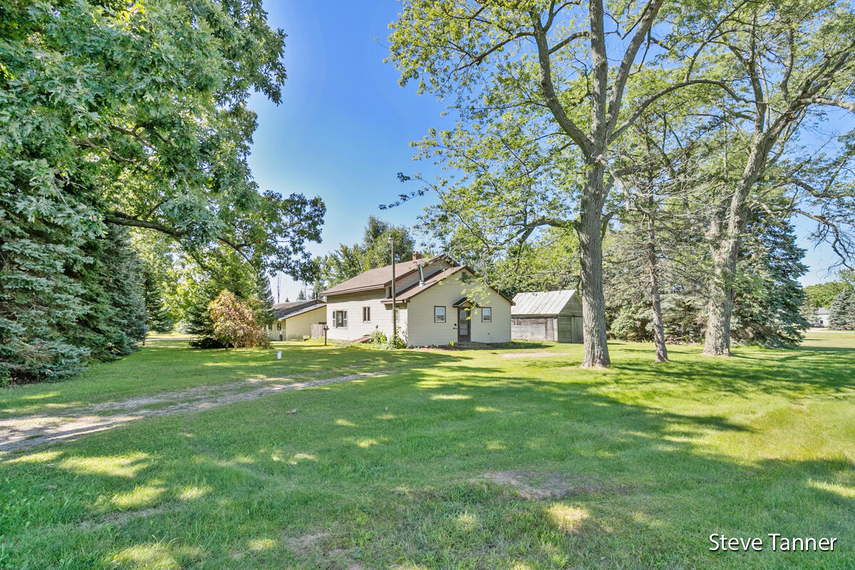 7531 County Farm Road Greenville, MI 48838 - Photo 3 of 22 IMG_1001