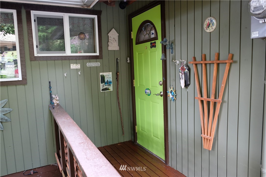 511 West Shore Loop Road Snohomish, WA 98290 - Photo 3 of 38