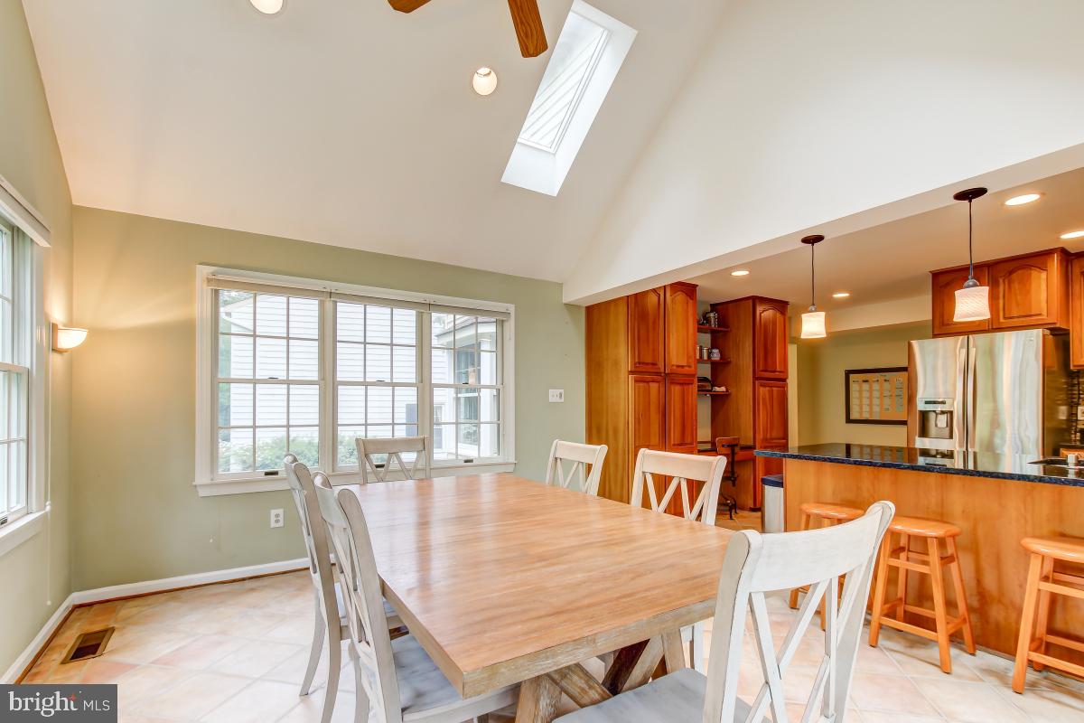 1808 Post Oak Trail Reston, VA 20191 - Photo 18 of 51 Sun Drenched Addition