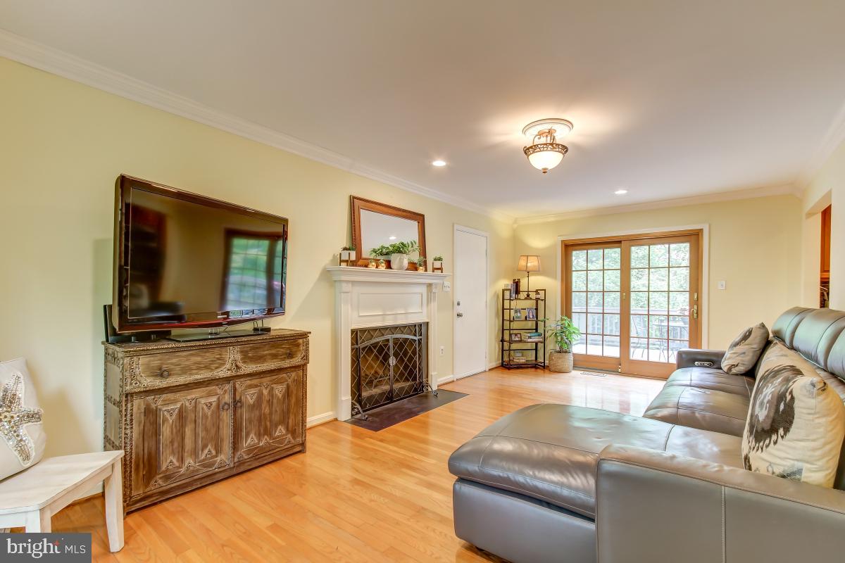 1808 Post Oak Trail Reston, VA 20191 - Photo 20 of 51 Family Room View to Sliding Doors to Deck