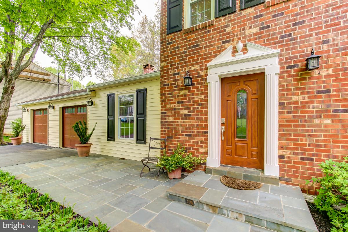 1808 Post Oak Trail Reston, VA 20191 - Photo 2 of 51 Brick Front Colonial