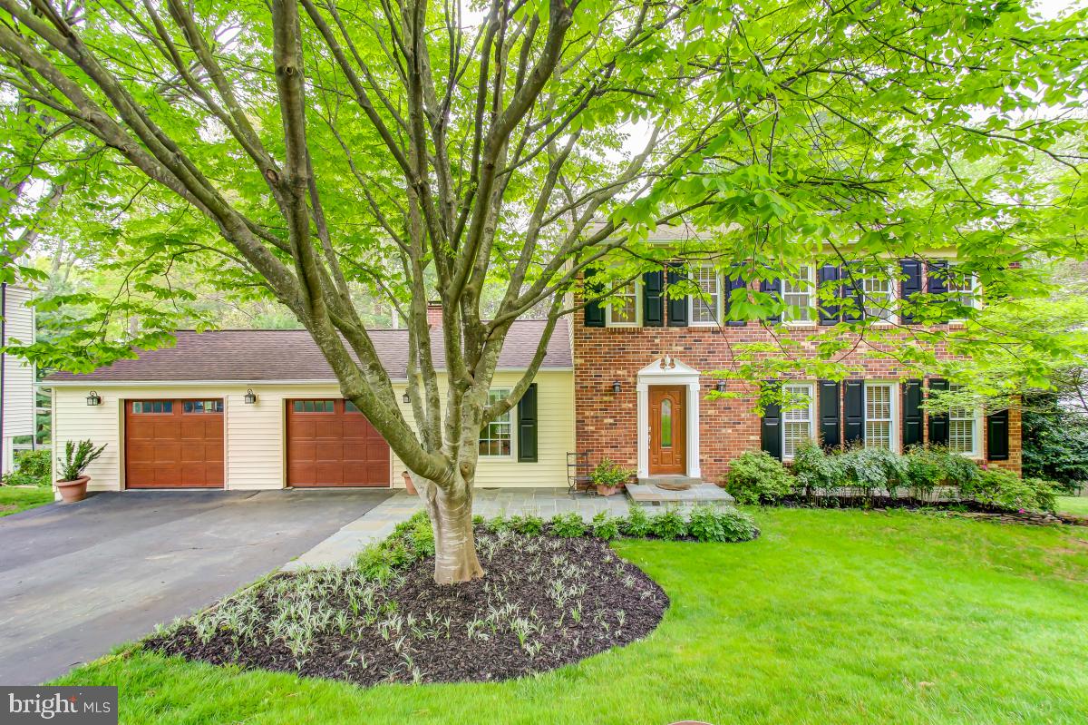 1808 Post Oak Trail Reston, VA 20191 - Photo 3 of 51 Nicely Landscaped Front Yard