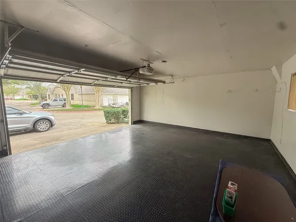 $2,500 | 2426 Clippers Square, Houston, TX 77058