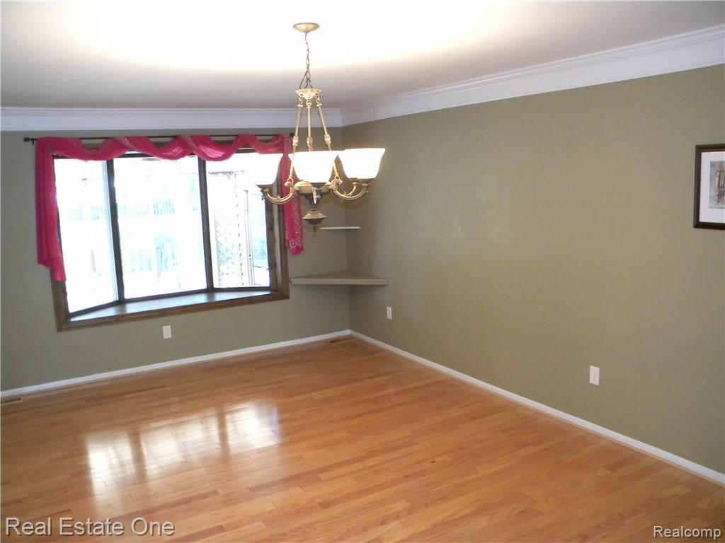 43359 Saal Road Sterling Heights, MI 48313 - Photo 8 of 30 DSCN9932.JPG
