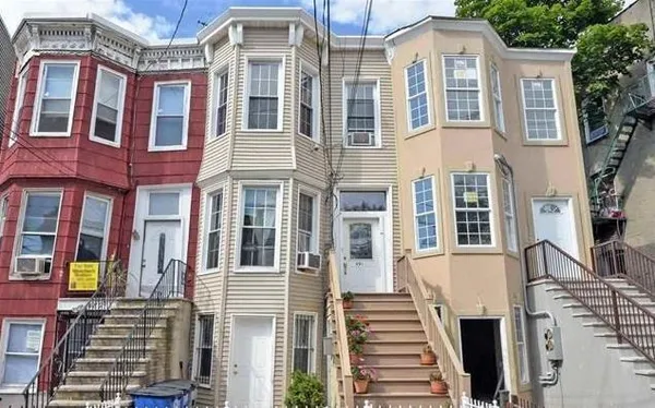 $1,600 | 491 Mercer Street, Unit 1, Jersey City, NJ 07306