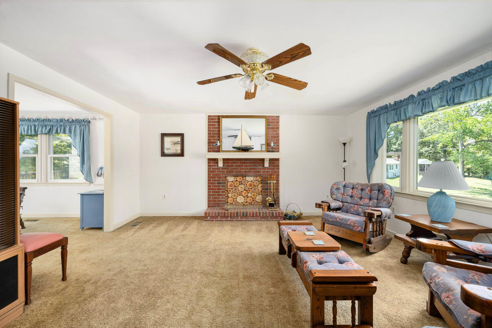 279 Harbor Drive Reedville, VA 22539 - Photo 25 of 97 Heart of the home