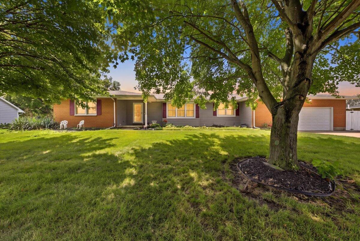 3961 Mumper Road Springfield, OH 45502 - Photo 2 of 70 01-Twilight