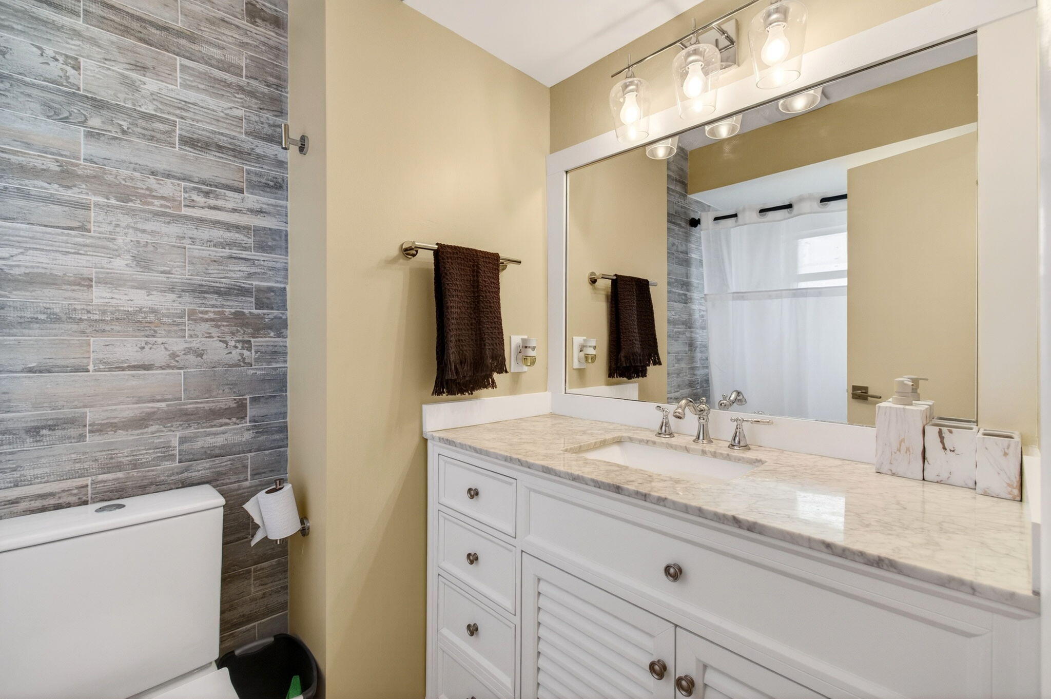 149 Northwest 70th Street, Unit 214C Boca Raton, FL 33487 - Photo 23 of 26 64-web-or-mls-DSC_5765