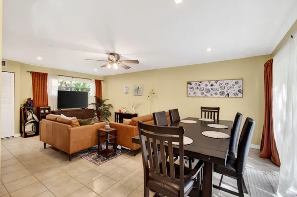 $2,900 | 149 Northwest 70th Street, Unit 214C, Boca Raton, FL 33487