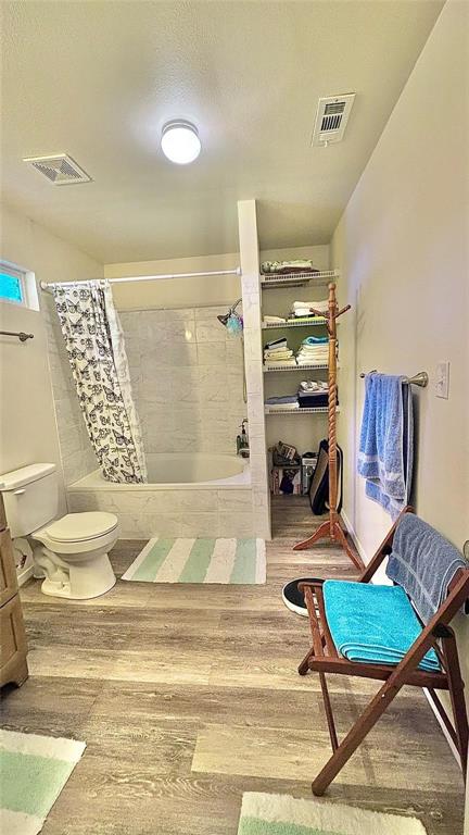 680 Choctaw Quitman, TX 75783 - Photo 20 of 33 a living room with a couch and a table