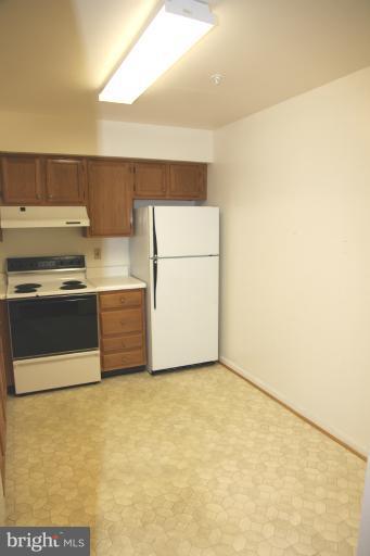 465 Pleasanton Road, Unit C22 Westminster, MD 21157 - Photo 17 of 19 Kitchen