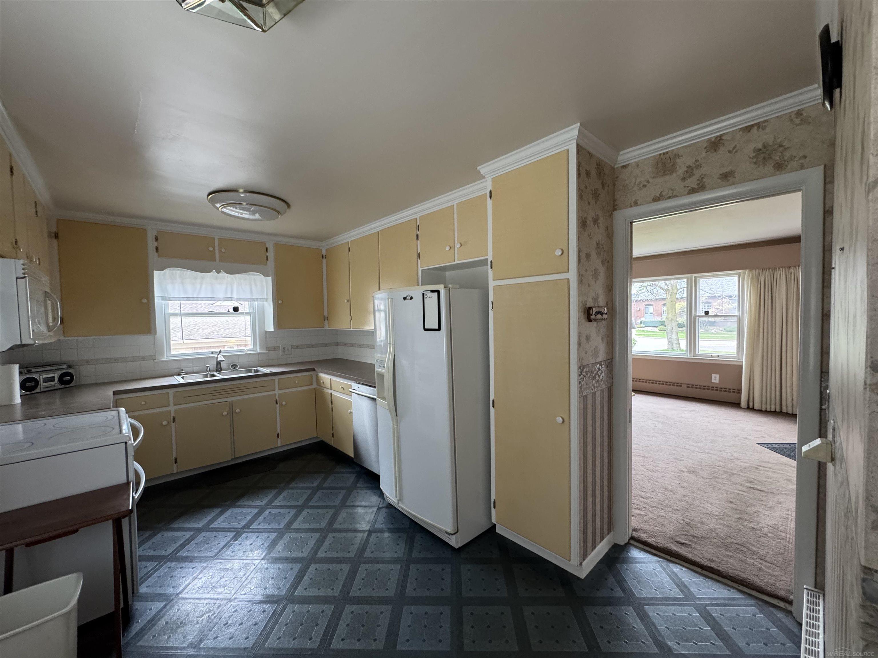 1228 North Main Street Rochester, MI 48307 - Photo 7 of 24