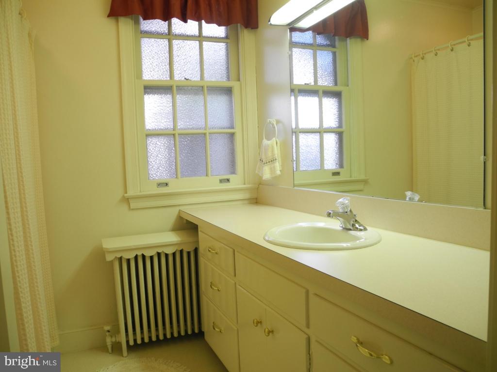 250 South Spruce Street Lititz, PA 17543 - Photo 14 of 58