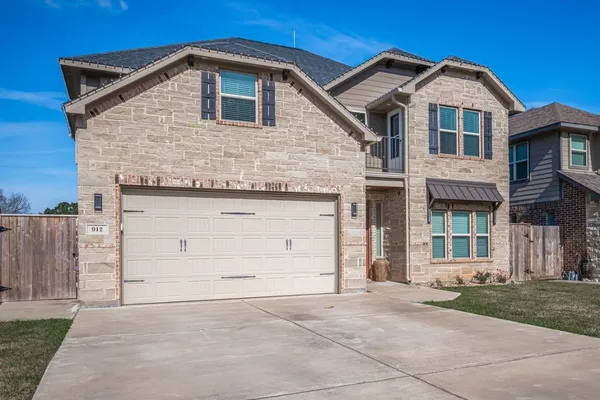 $445,000 | 912 Roberts Street, East Bernard, TX 77435