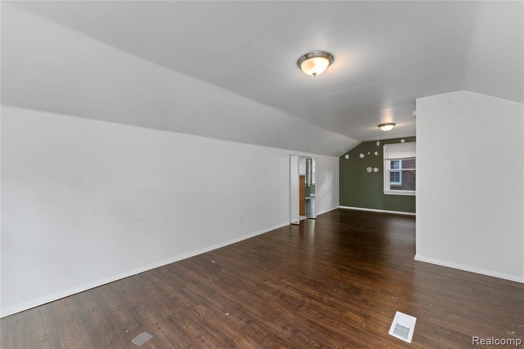14611 Greenview Road Detroit, MI 48223 - Photo 17 of 21