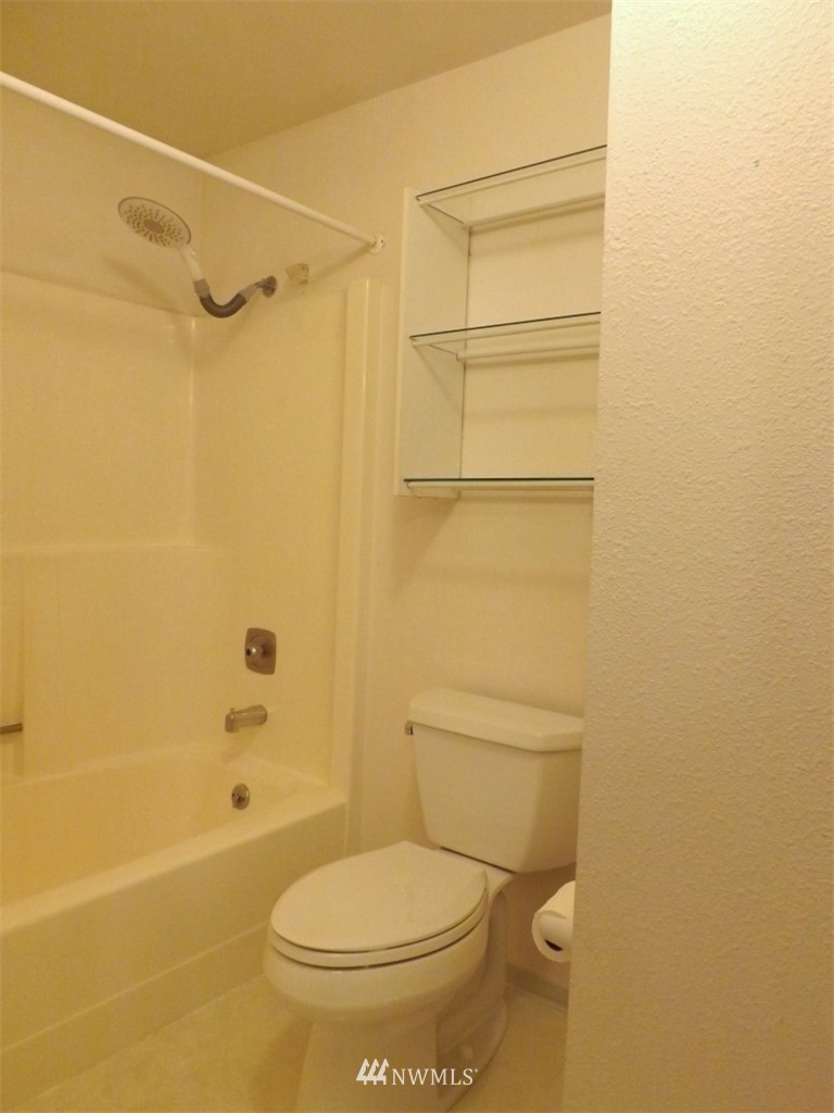 1541 Sheridan Road, Unit A1 Bremerton, WA 98310 - Photo 12 of 18 Gallery Image 12