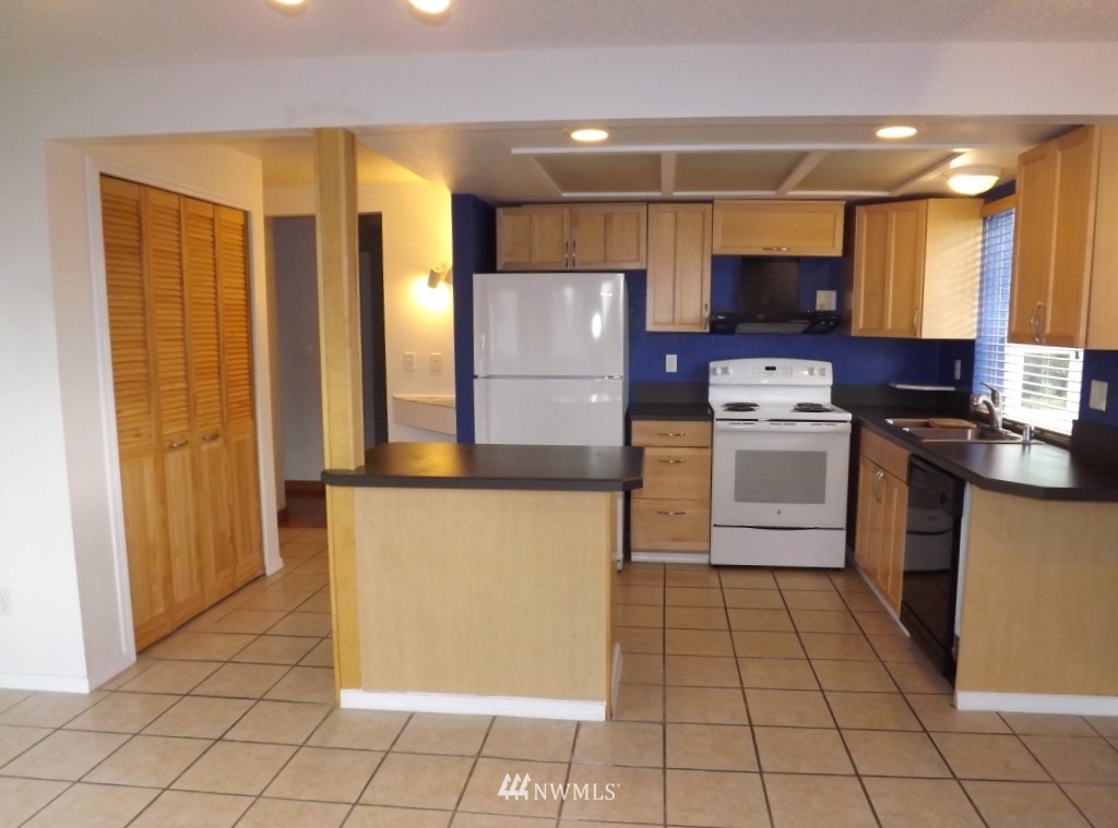 1541 Sheridan Road, Unit A1 Bremerton, WA 98310 - Photo 8 of 18 Gallery Image 8
