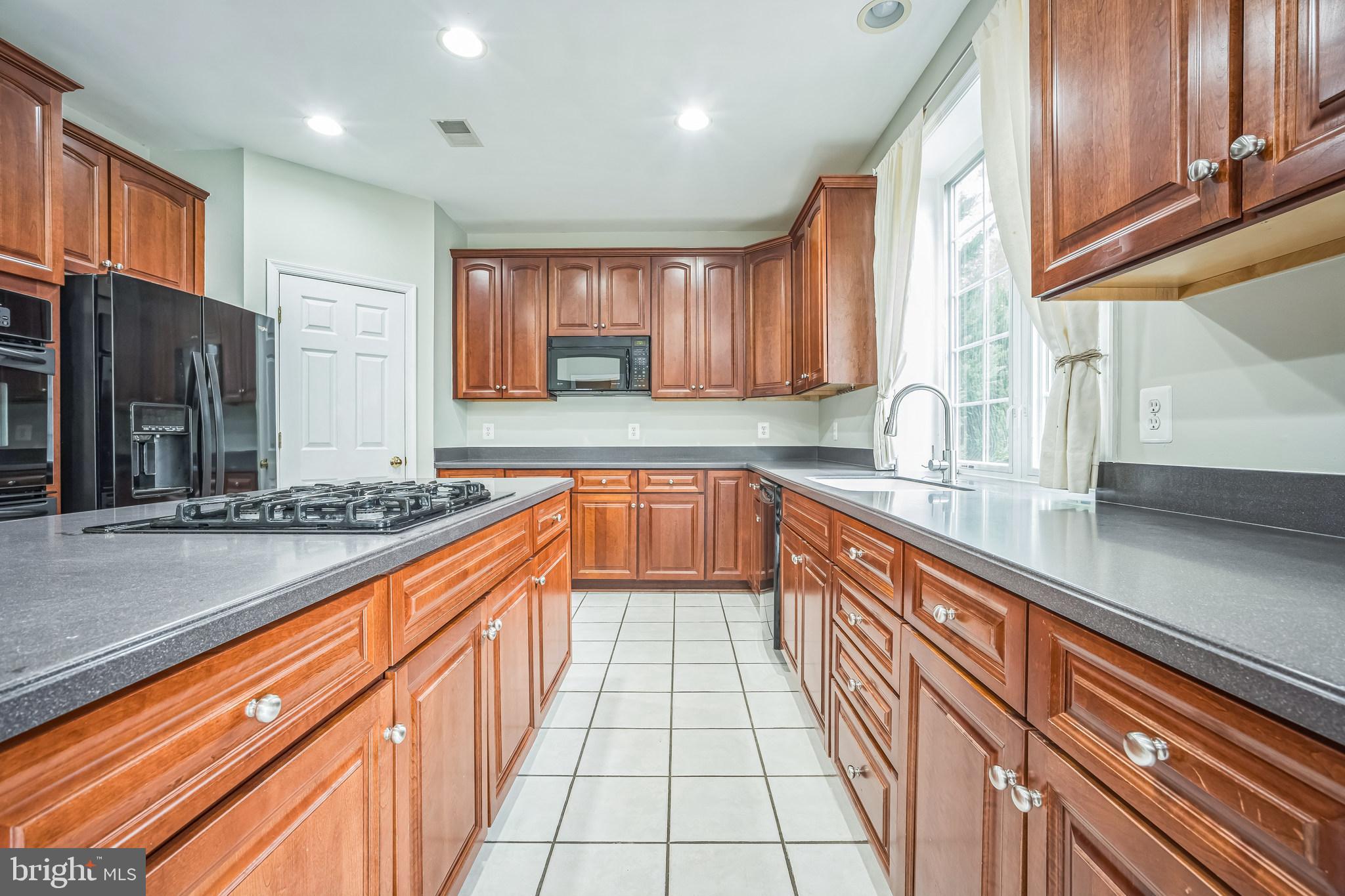 8113 American Holly Road Lorton, VA 22079 - Photo 16 of 50