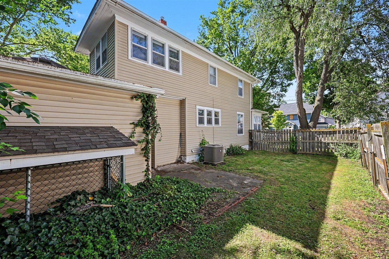 617 Union Street Jackson, MI 49203 - Photo 3 of 29