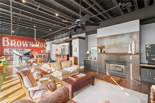 $699,900 | 1 West 5th Street, Unit 301, Winston-Salem, NC 27101