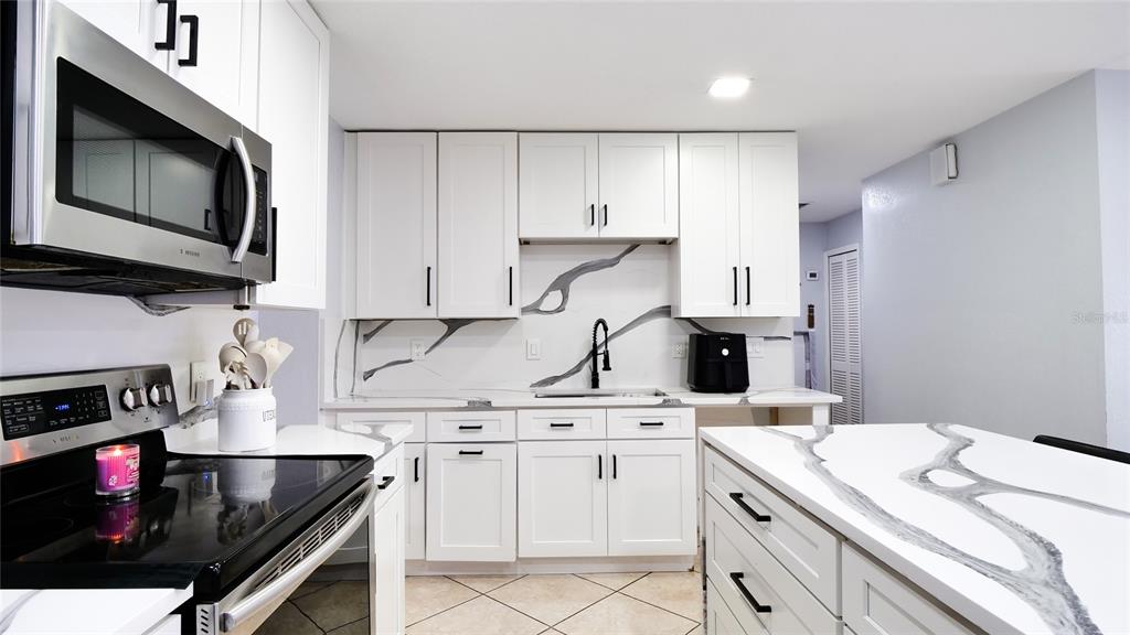 6424 Yorkshire Road Tampa, FL 33634 - Photo 13 of 59 Gallery Image 13